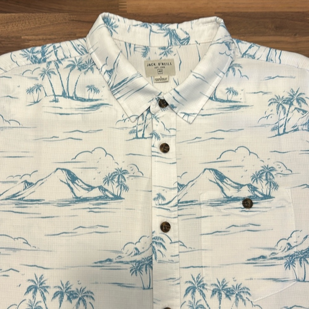 Jack O’Neill size large short sleeve button up